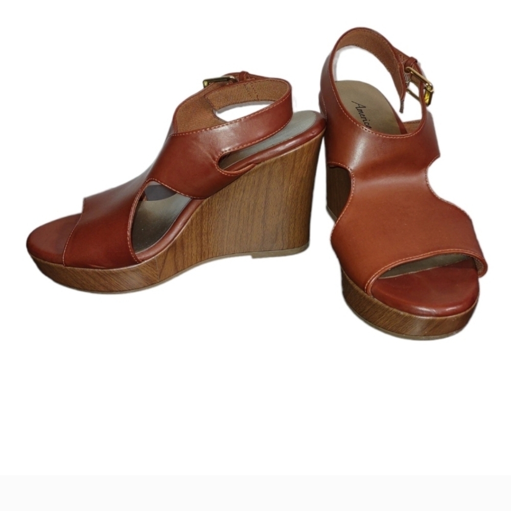 AMERICAN EAGLE leather wedge 8.5